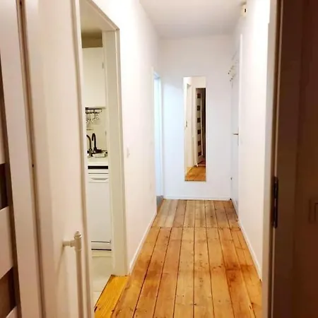 Apartment With Parking In Berlin 11 Eksteriør billede